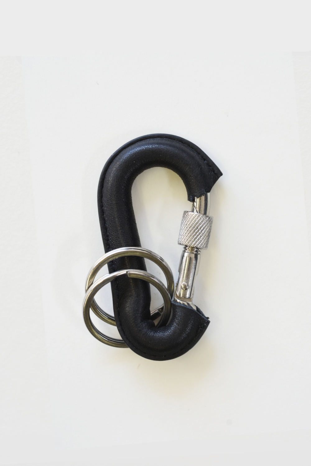 Karabiner Curated Basics Leather black