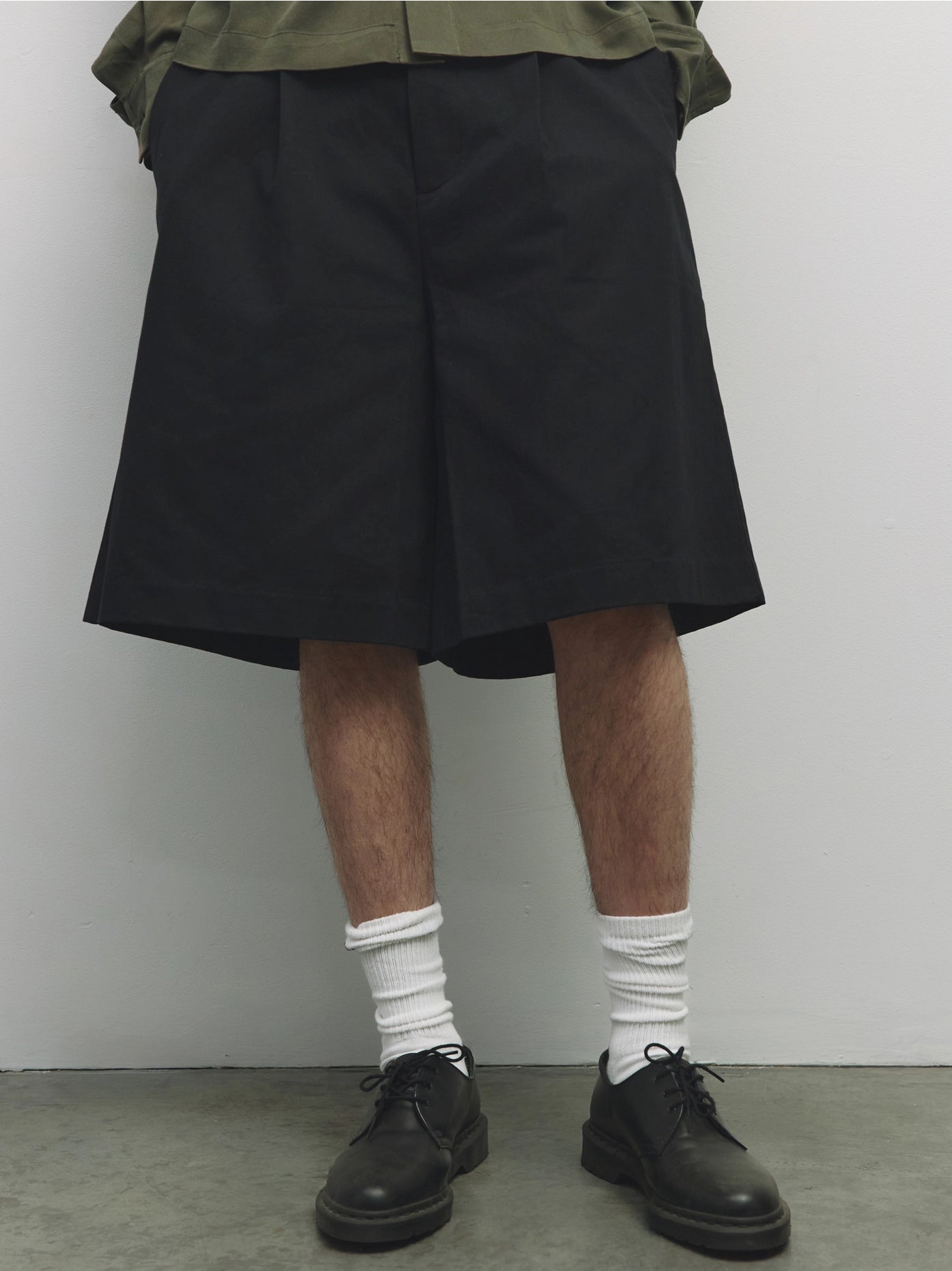 Short Common Market Willis black