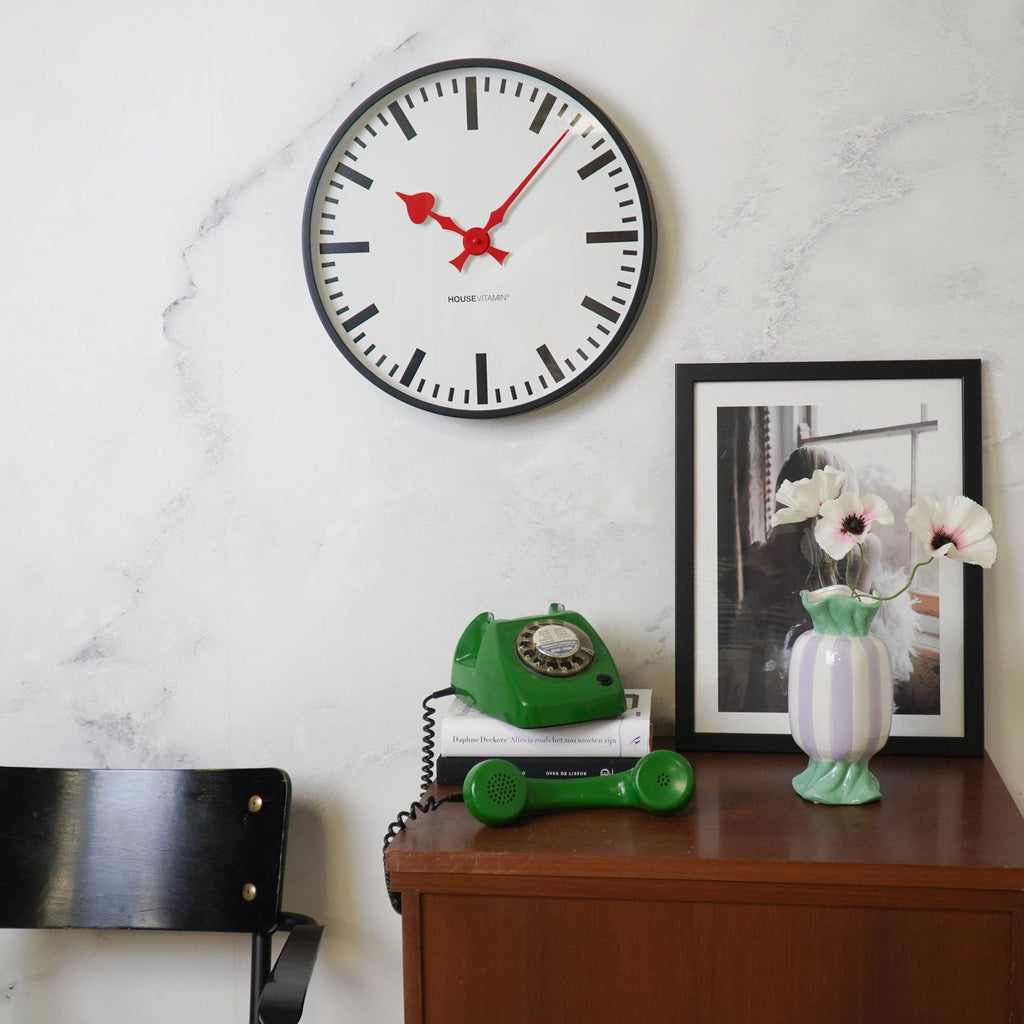 Uhr House Vitamin Station black