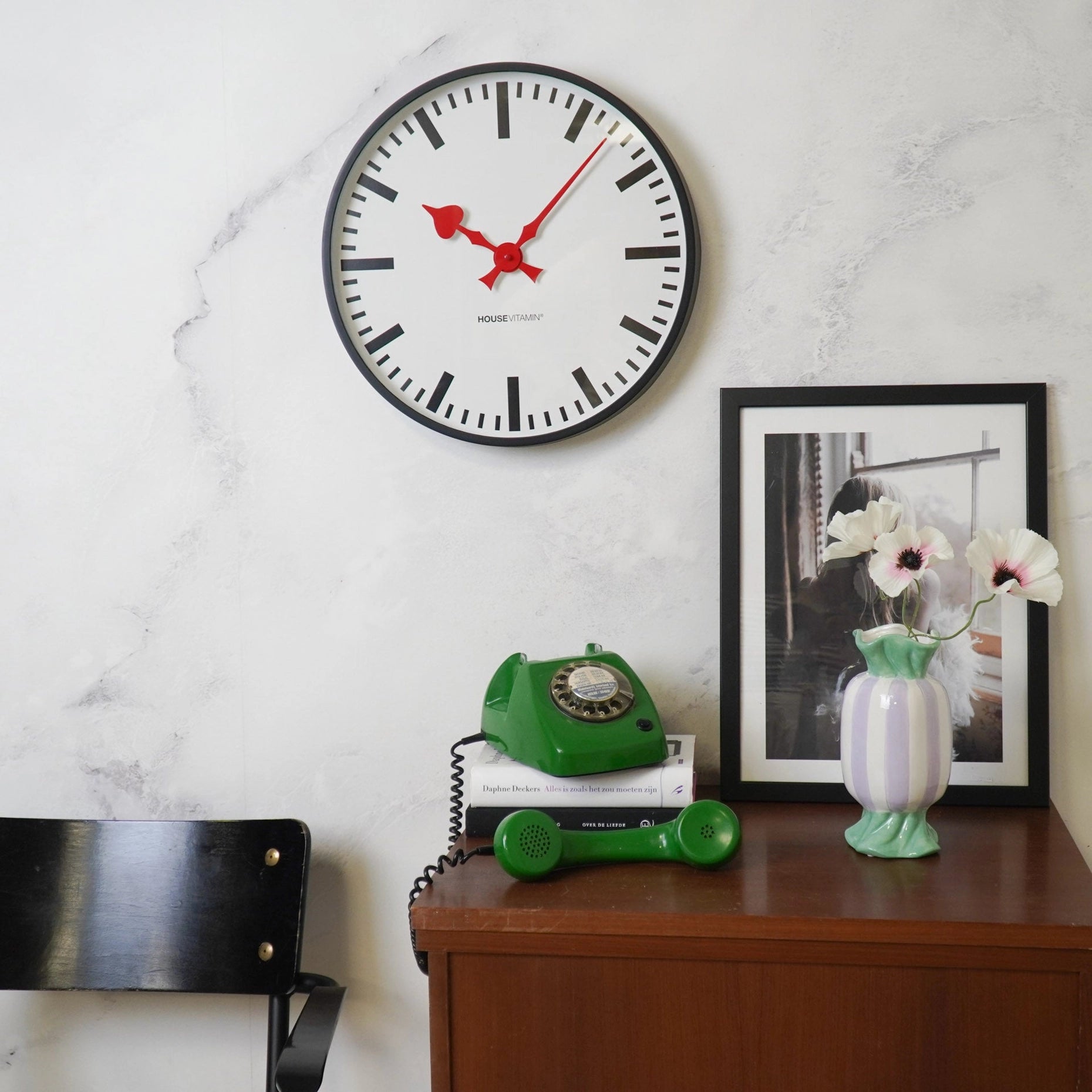 Uhr House Vitamin Station black
