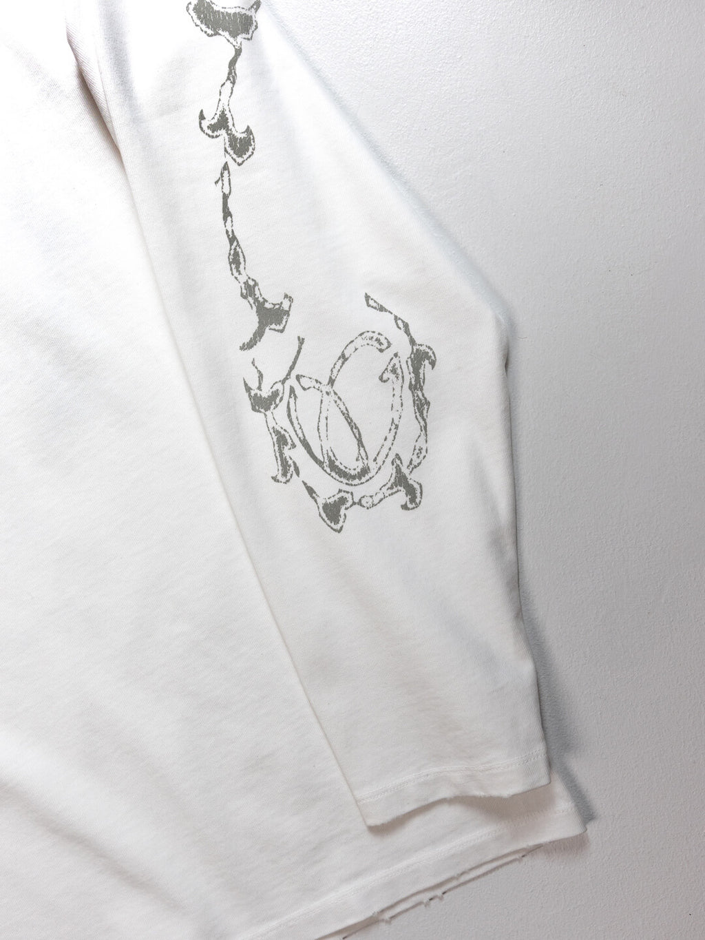 Longsleeve Vorgrace Heart Bones white