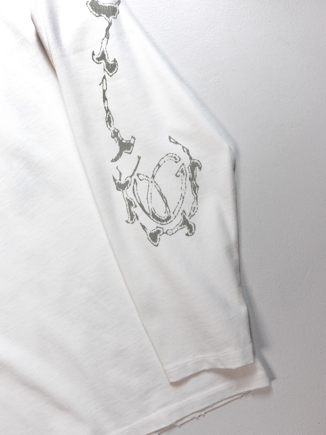 Longsleeve Vorgrace Heart Bones white